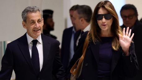 La Fiscalía reclama enjuiciar a Sarkozy y Carla Bruni por intentar presionar a un testigo