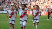 Liga Conferencia. El Rayo se pasea, marca un golazo y festeja el pase directo a octavos