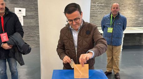 Los candidatos a la Junta votan en una jornada electoral decisiva para Extremadura