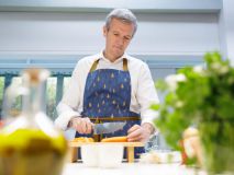 El PPdeG felicita la Navidad con Rueda, Feijóo, Rajoy y chistes sobre Ábalos