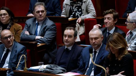 Los diputados franceses aprueban por unanimidad una ley para paliar la falta de presupuestos