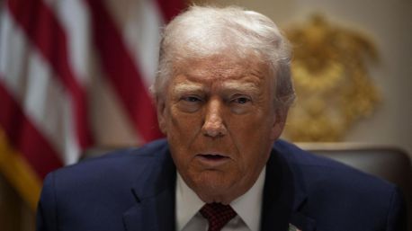 Trump voló 'muchas más veces' de lo reportado en el jet de Epstein, según nuevos archivos