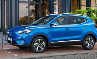 El mercado del automóvil en la UE resiste, pero gira definitivamente hacia el híbrido