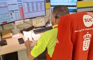 Cuatro heridos, uno crítico, en el incendio de una vivienda en Jinámar