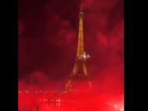 Detenidos 40 ultras del PSG por lanzar fuegos artificiales al lado de la Torre Eiffel