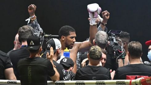 El boxeador Anthony Joshua sobrevive de milagro a un accidente vial que dejó dos muertos