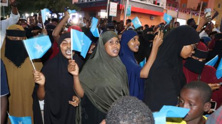 Crece la tensión en el mar Rojo: los hutíes amenazan con atacar Somalilandia si detectan presencia israelí