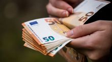 El euro termina el año revalorizado y se queda en 1,1732 dólares