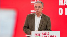 El PSOE defiende a su nuevo líder en Extremadura tras ser denunciado por acoso