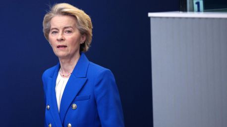 Bruselas pide una transición 'democrática' en Venezuela que incluya a Machado y González