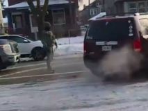 Muere una mujer por disparos de agentes migratorios durante una redada en Minnesota