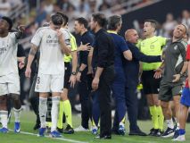 Lío en el derbi: Simeone y Vinicius se enzarzan y Xabi Alonso regaña al 'Cholo'