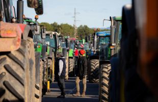 Carreteras cortadas en Cataluña por la tractorada y nuevas movilizaciones contra Mercosur