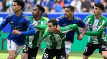 LaLiga. El Betis le arrebata al Oviedo la primera alegría del año