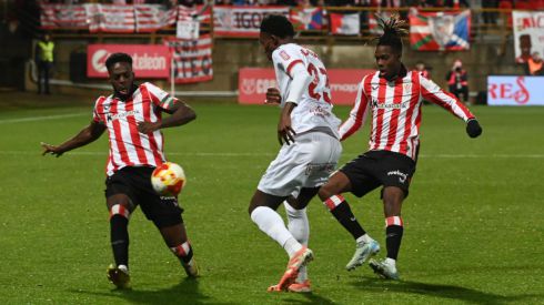 Copa del Rey. El Athletic evita el descalabro en León y avanza a cuartos