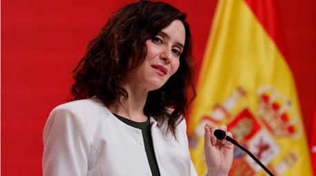 Ayuso sale en apoyo de Julio Iglesias: 'Las mujeres violadas y atacadas están en Irán'