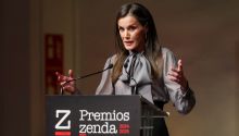 La Reina alaba los premios literarios Zenda 'libres e independientes'