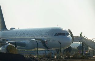 La broma de un pasajero fuerza un aterrizaje de emergencia en El Prat por aviso de bomba