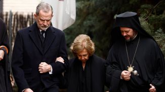 Los Reyes, sus hijas y Doña Sofía han asistido al responso de Irene de Grecia en Madrid