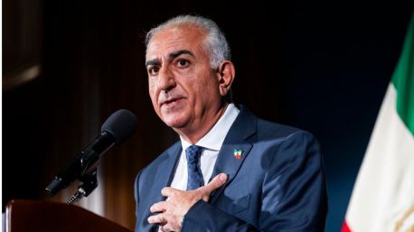 El heredero del sah pide más presión internacional y propone un plan de transición