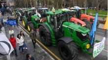 Nuevas tractoradas contra Mercosur bloquean Cáceres, Badajoz, Oviedo y Burgos