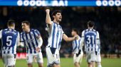 La Real Sociedad tumba a un Barcelona superior y agita LaLiga
