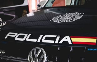 La Policía detiene en Madrid a un colombiano por apuñalar en el cuello a su pareja