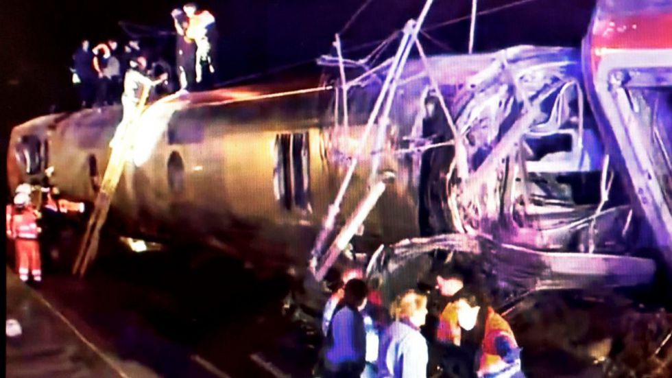 Al menos 21 muertos y 25 heridos graves en un terrible accidente entre dos trenes en Córdoba