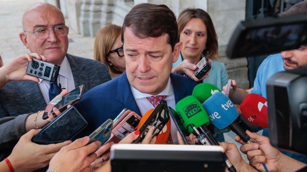 Mañueco convoca elecciones en Castilla y León el 15 de marzo