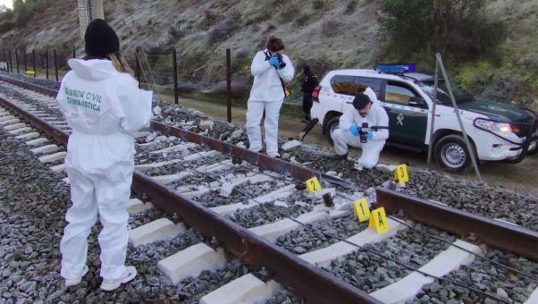 Hay 40 fallecidos y 41 hospitalizados, 12 de ellos en la UCI. Óscar Puente afirma que es necesario determinar si la rotura de la vía es 'causa o consecuenc