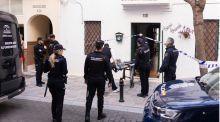 Mata a su padre, hiere a su madre y se tira desde la azotea en Fuengirola