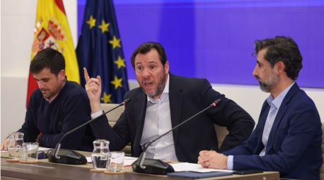 Óscar Puente y los presidentes de Adif y Renfe comparecerán en el Congreso en febrero