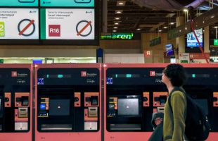 Nuevo desprendimiento de tierras en la línea R4 de Rodalies, entre Cerdanyola y Sabadell