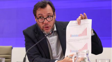 Puente se defiende con un ataque a Mazón: 'Yo estoy muy lejos de su listón'