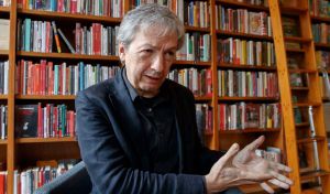 El mexicano David Toscana, Premio Alfaguara de Novela 2026 por El ejército ciego