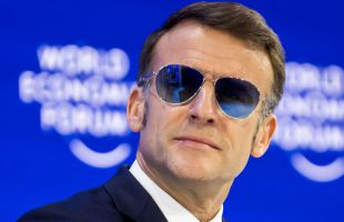 El discurso de Macron en Davos se convierte en un 'hit' musical en las redes sociales