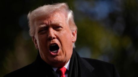 Trump asegura que Cuba 'está a punto de caer' porque ya no recibe petróleo de Venezuela