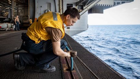 Trump dice que una 'Armada masiva' está lista para actuar en Irán como en Venezuela