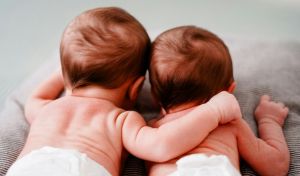 Un estudio con gemelos revela que la genética está detrás de hasta el 55% de la longevidad