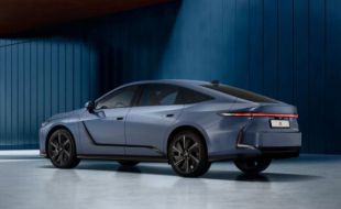 Lexus España sonríe con la vista puesta en su mejor futuro