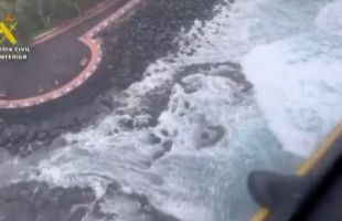 Dispositivo de búsqueda en Tacoronte de una joven que se ha precipitado al mar