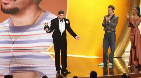 Bad Bunny hace historia en los Grammy: mejor álbum del año, el primero en español