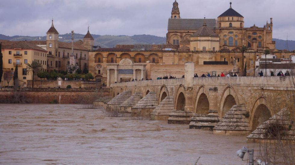 Casi 7.000 personas desalojadas de sus casas en Andalucía por el riesgo de crecidas