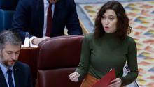 Ayuso se enfrenta a Vox en la Asamblea de Madrid: 'Todo lo que dicen es burda mentira'