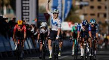 Evenepoel triunfa en Valencia y el Movistar Team se lleva un alegrón