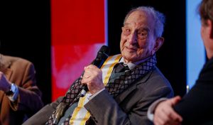 El historiador Sánchez-Albornoz, homenajeado por su 100 cumpleaños