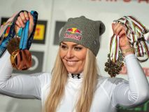 Drama de Lindsey Vonn: compite con una rodilla rota y sufre esta terrible caída