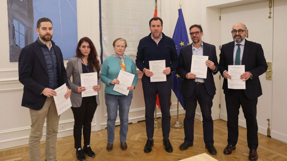 Puente desactiva la huelga ferroviaria tras prometer 1.800 millones en mantenimiento