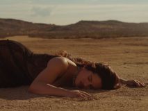 Rosalía protagoniza junto a su 'pareja invisible' el videoclip de Sauvignon Blanc