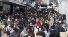 La población española alcanza los 49,5 millones, con más de 10 millones de residentes extranjeros